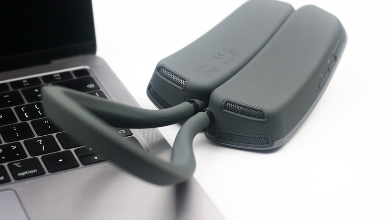 打开Cleer HALO无线颈戴音箱，就想得到有设计感还得体的它