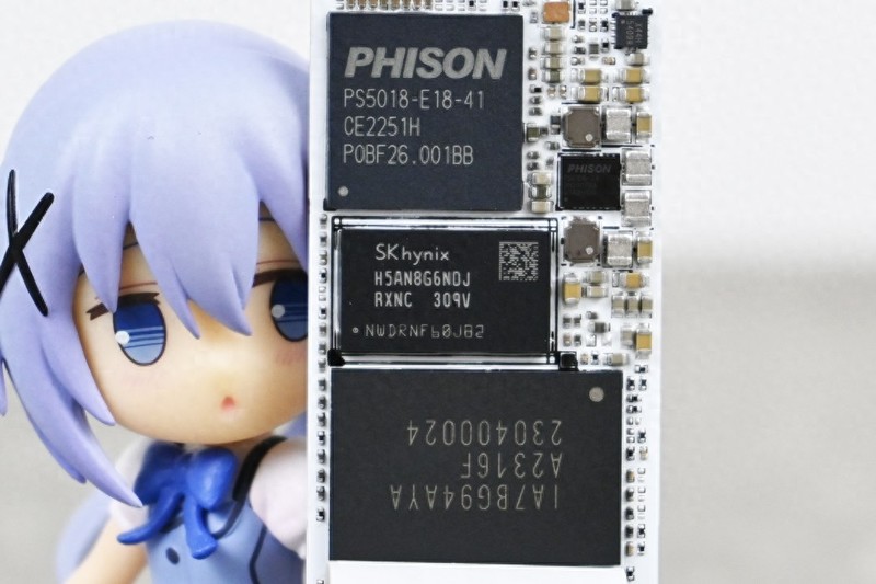 满血版E18方案，影驰HOF EXTREME30 2TB固态硬盘开箱试玩