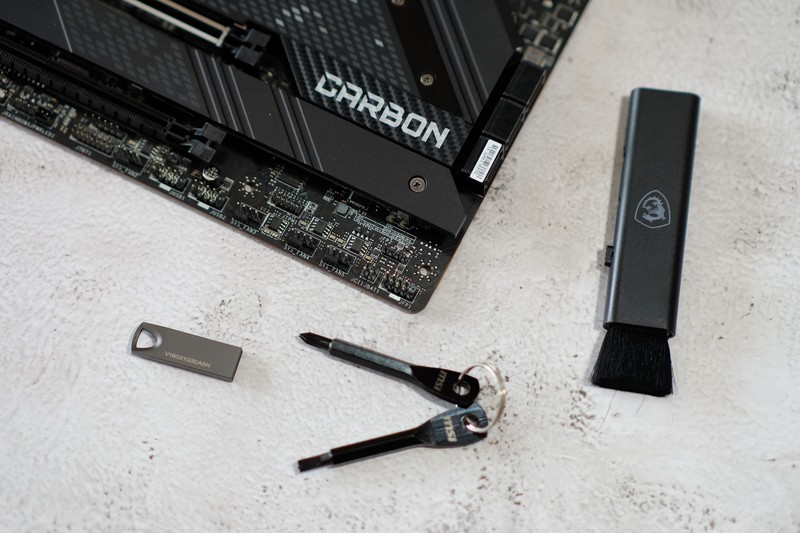 Z690就能榨干13代潜力？13600KF+微星Z690+rtx3060ti装机评测