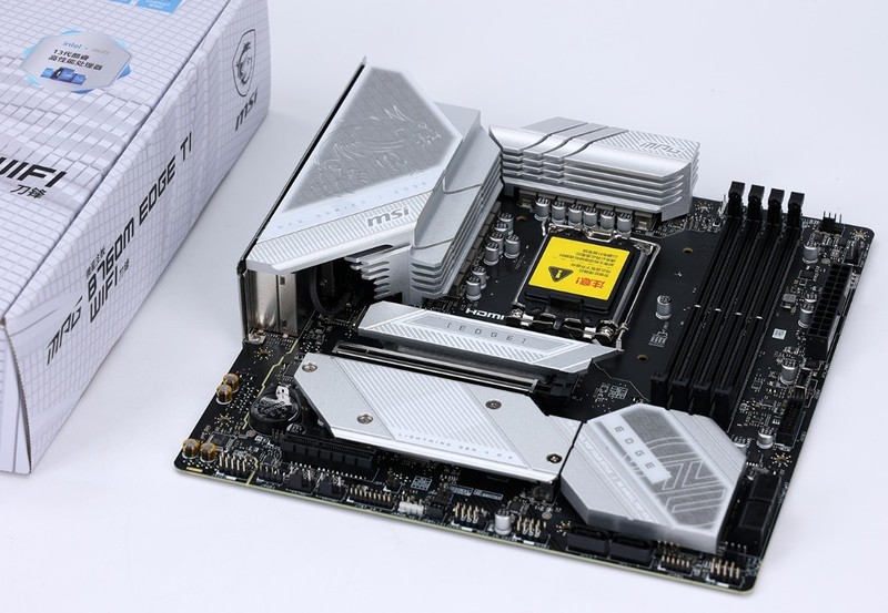 圣诞装机不求人，14代酷睿i5-14600K搭配影驰20周年限定4070装机