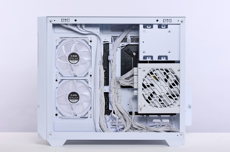 圣诞装机不求人，14代酷睿i5-14600K搭配影驰20周年限定4070装机