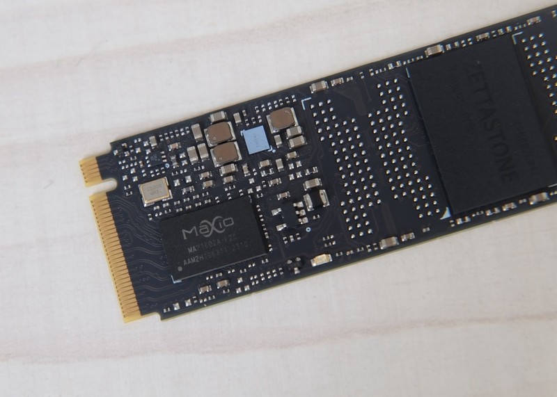 移动存储新选择 腾隐PCIe4.0固态硬盘+USB4.0绿联硬盘盒DIY