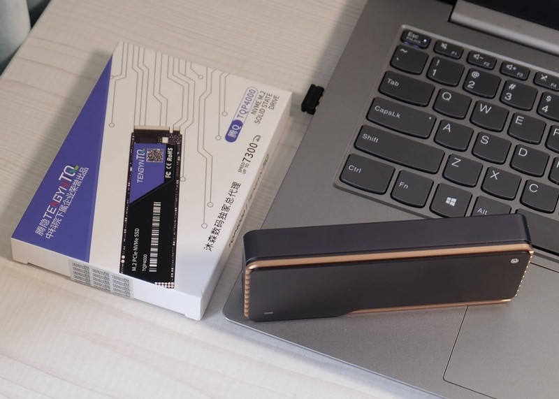 移动存储新选择 腾隐PCIe4.0固态硬盘+USB4.0绿联硬盘盒DIY