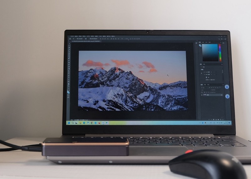 移动存储新选择 腾隐PCIe4.0固态硬盘+USB4.0绿联硬盘盒DIY