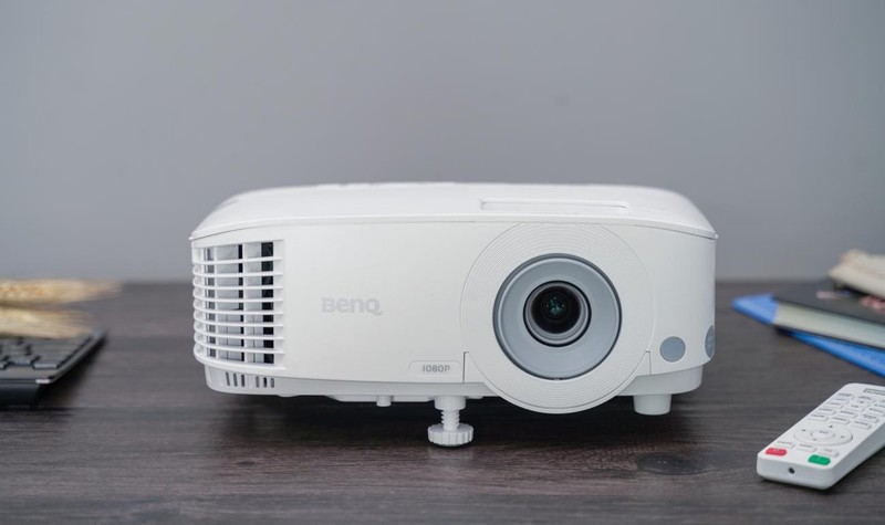 大屏幕展示方案细节，明基MH560商务投影仪体验