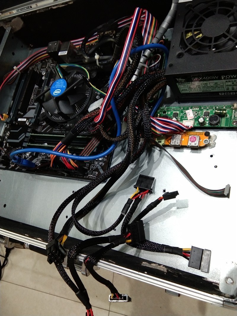 手提箱电脑制作，用密码箱作为电脑机箱！