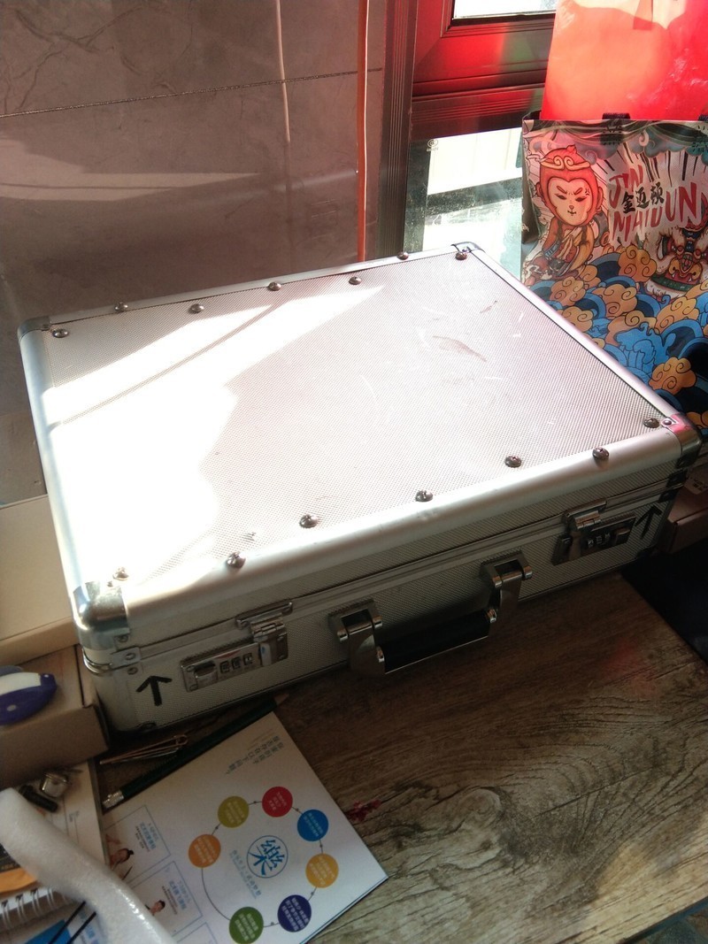 手提箱电脑制作，用密码箱作为电脑机箱！