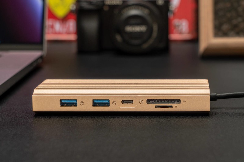 4K多屏异显、PD100W反充、内置读卡器，ORICO 12合1 RGB扩展坞评测