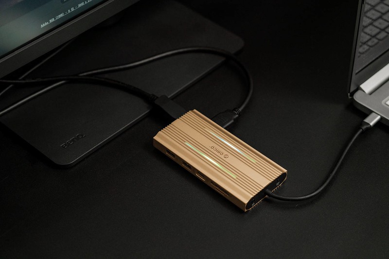 4K多屏异显、PD100W反充、内置读卡器，ORICO 12合1 RGB扩展坞评测