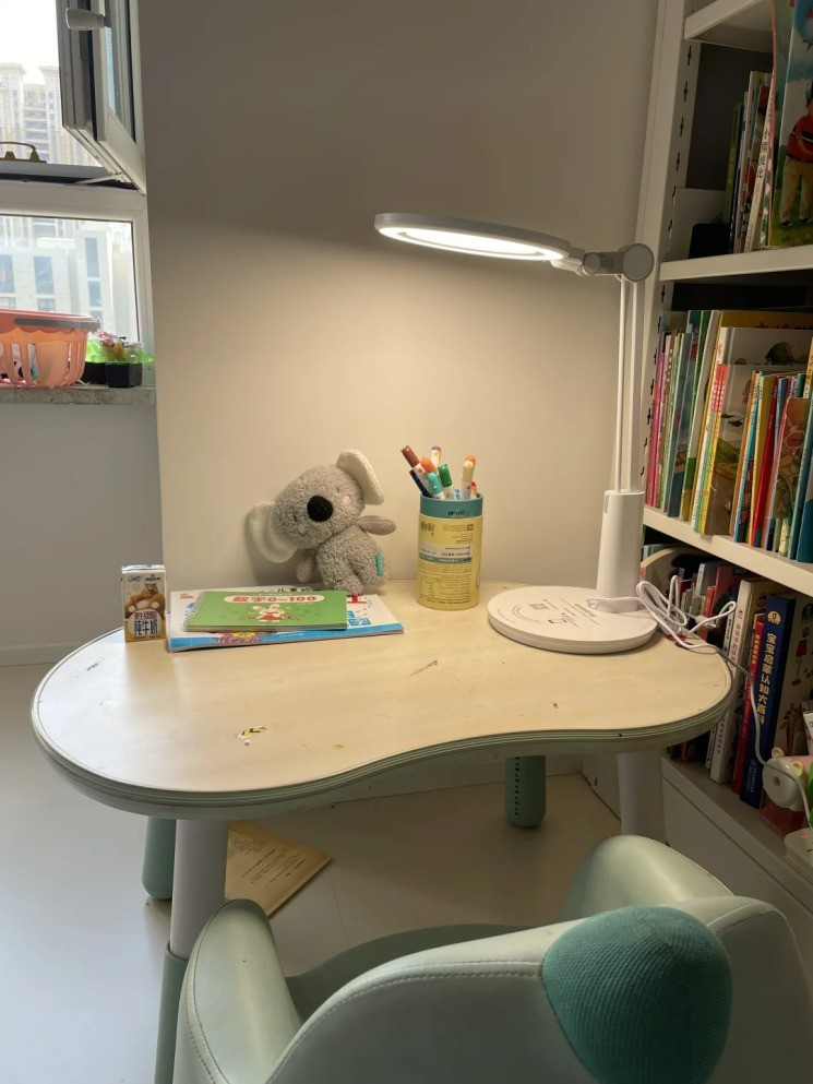 学生护眼台灯十大排名：2025 年权威指南，家长必看！