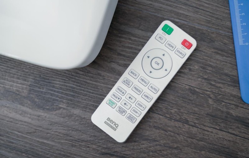 大屏幕展示方案细节，明基MH560商务投影仪体验