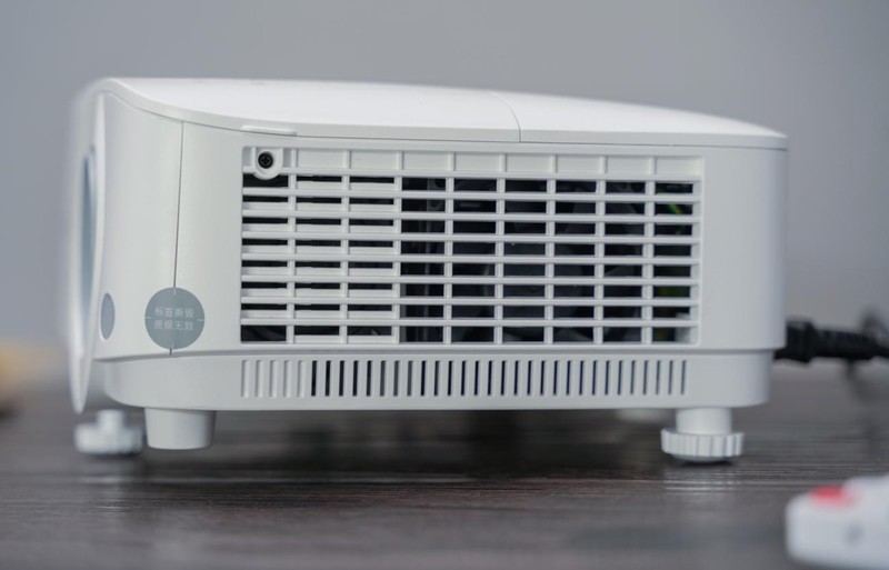 大屏幕展示方案细节，明基MH560商务投影仪体验