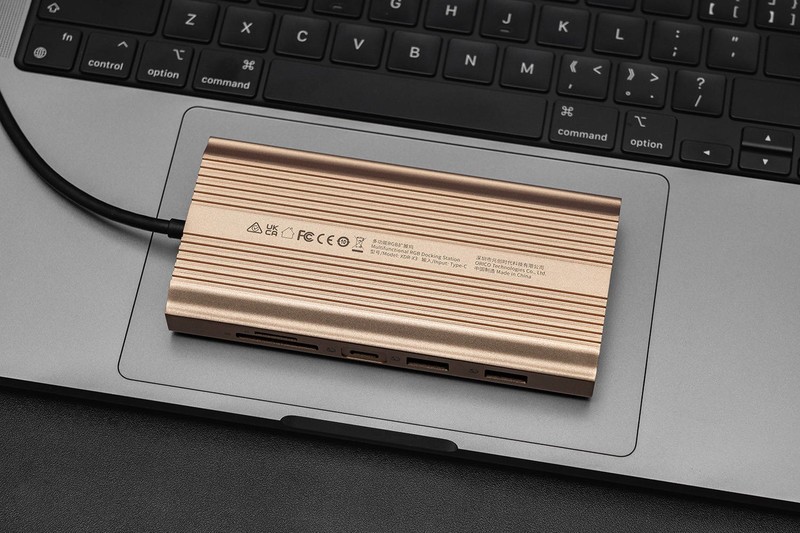 4K多屏异显、PD100W反充、内置读卡器，ORICO 12合1 RGB扩展坞评测