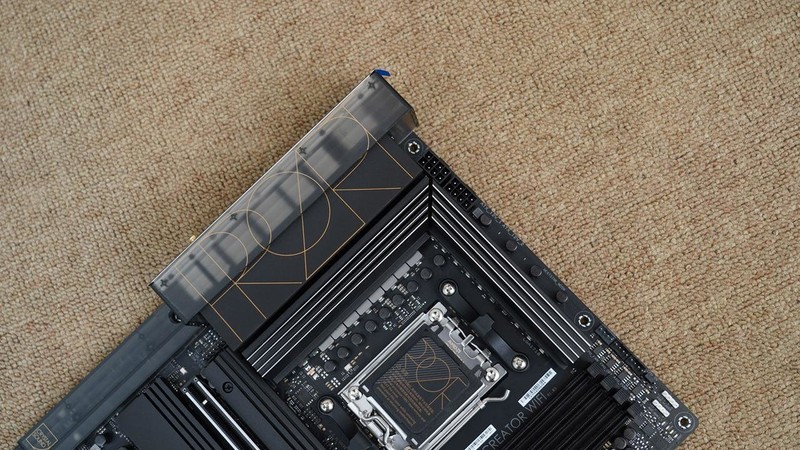 快人一步更省电，AMD R9 9900X首发评测及装机分享