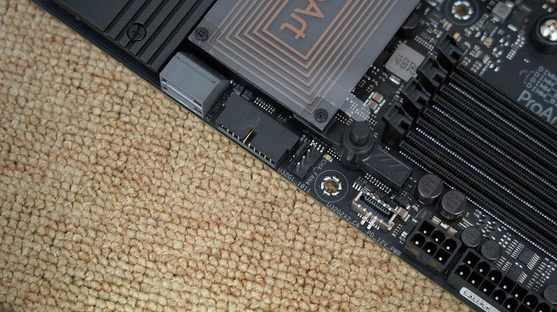 快人一步更省电，AMD R9 9900X首发评测及装机分享