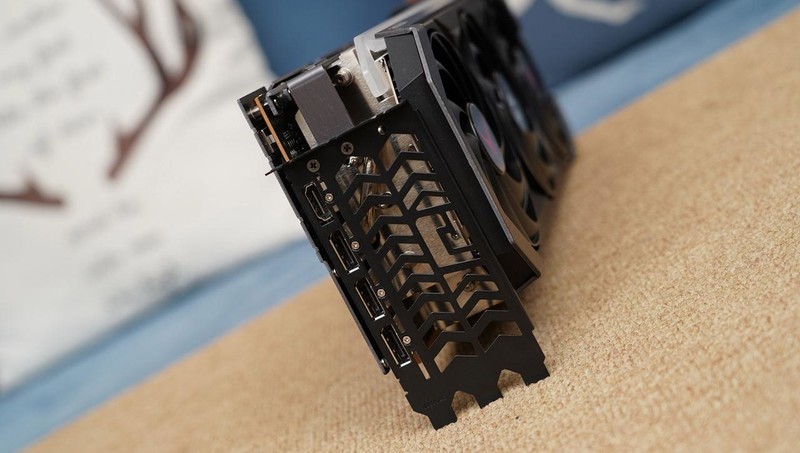 快人一步更省电，AMD R9 9900X首发评测及装机分享