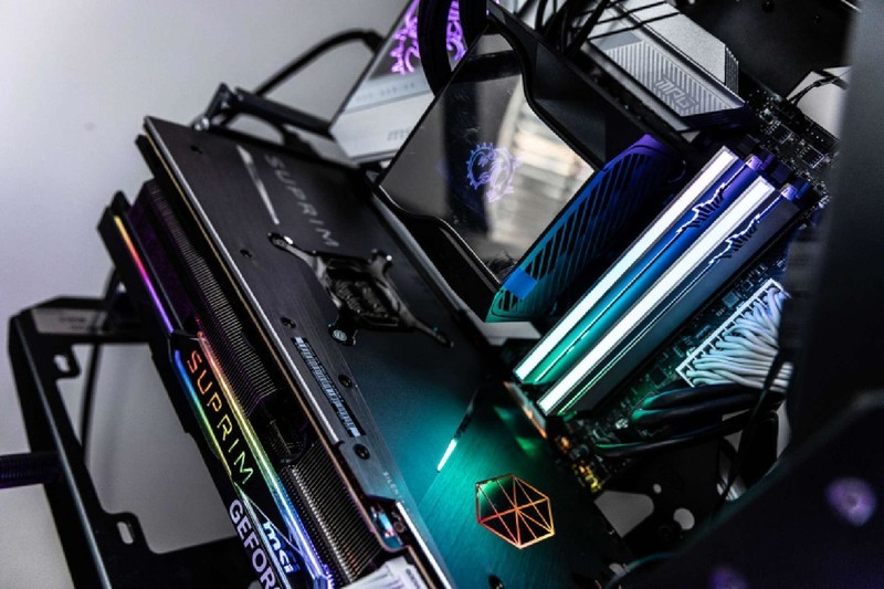 越级实力，A-Die颗粒，影驰名人堂HOF DDR5高频套条评测