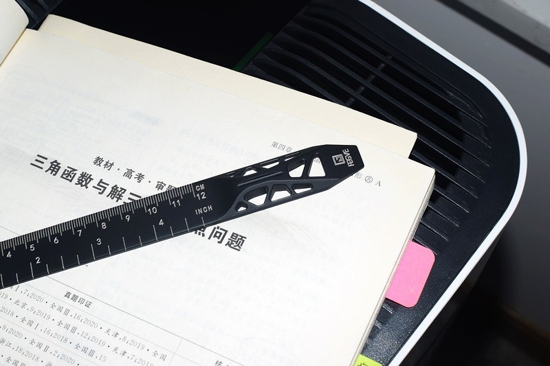 科幻与实用的完美融合 费戈太空舱钛尺