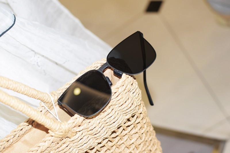 米家超薄折叠偏光太阳镜：轻盈与时尚的完美结合