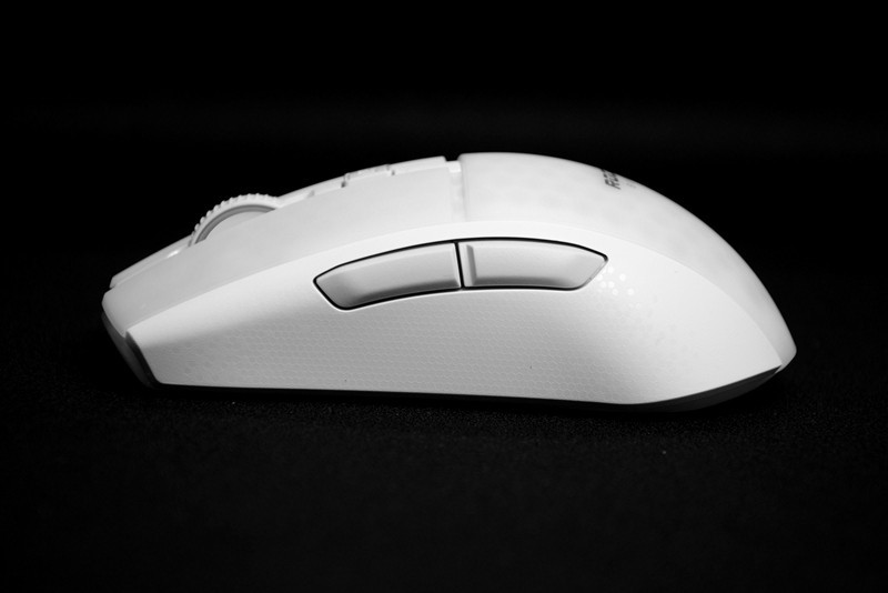 冰豹新旗舰，对标GPW，全身都是灯！冰豹BURST PRO AIR鼠标开箱体验