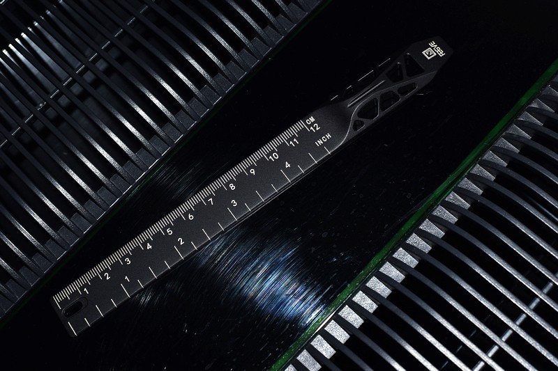 科幻与实用的完美融合 费戈太空舱钛尺