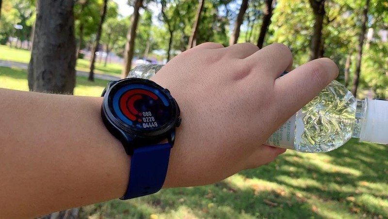 戴在手上的健康卫士----didoE55S智能手表血压血糖风险评估