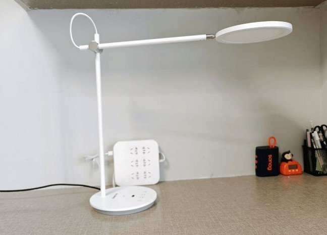 护眼台灯哪个最好？千万要谨慎劣质台灯引发的健康危机！