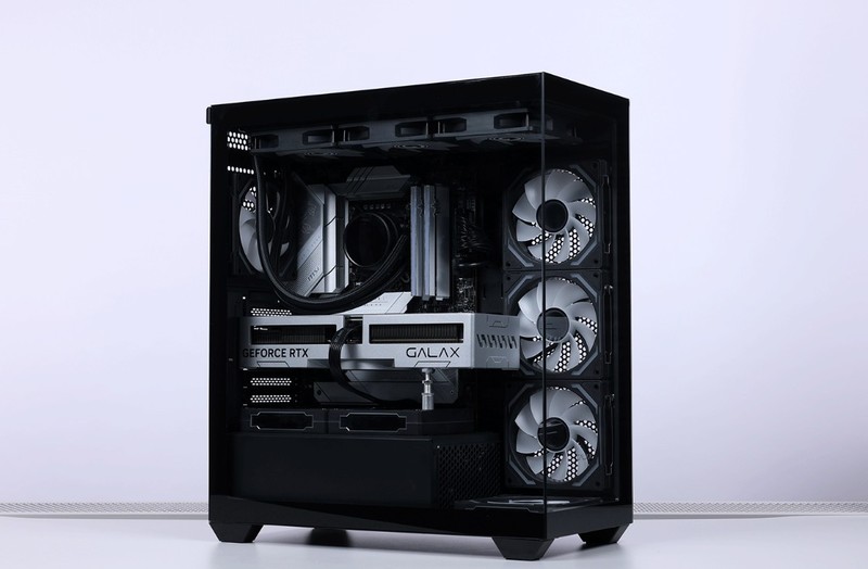 娱乐大师299万，满足99%人需求的纯黑色海景房，颜值和性能并存