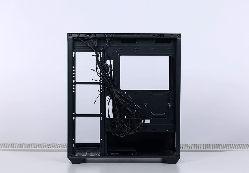 娱乐大师299万，满足99%人需求的纯黑色海景房，颜值和性能并存