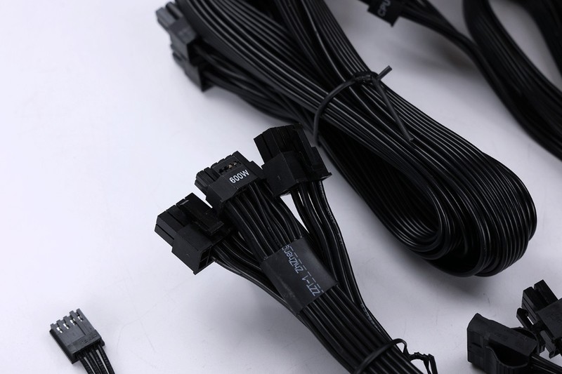 娱乐大师299万，满足99%人需求的纯黑色海景房，颜值和性能并存