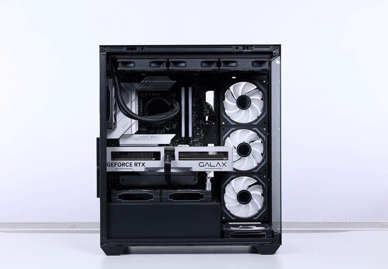 娱乐大师299万，满足99%人需求的纯黑色海景房，颜值和性能并存