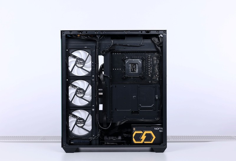 娱乐大师299万，满足99%人需求的纯黑色海景房，颜值和性能并存