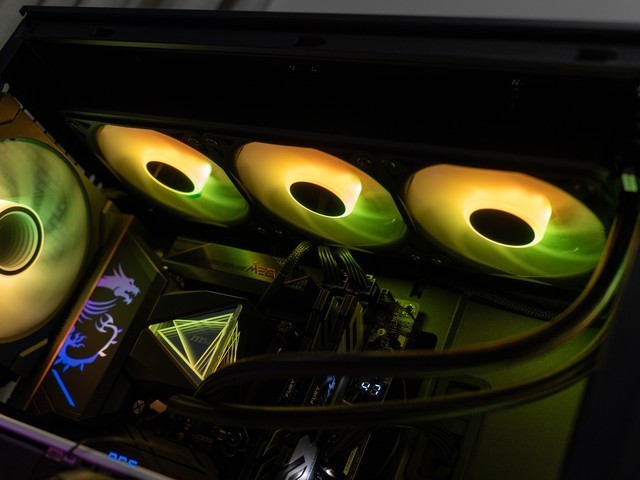 轻松驾驭英特尔U9 285K，微星MEG Z890 ACE全网首发测评