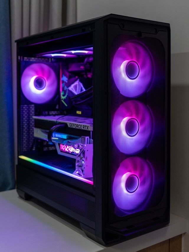 轻松驾驭英特尔U9 285K，微星MEG Z890 ACE全网首发测评