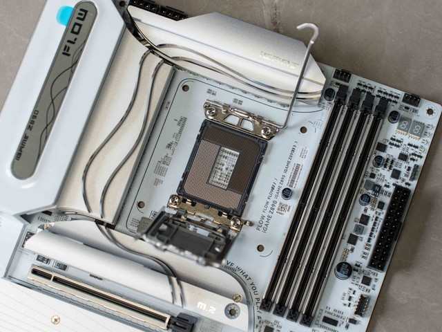 2000元新标杆，七彩虹iGame Z890 FLOW V2主板首发测评