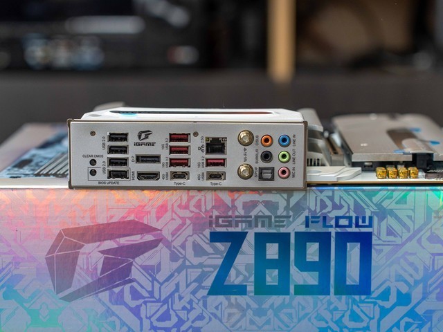2000元新标杆，七彩虹iGame Z890 FLOW V2主板首发测评