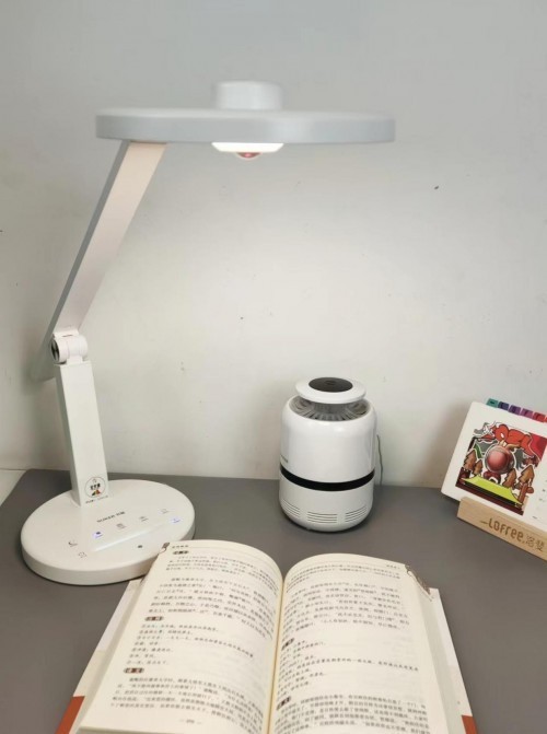 儿童写作业的台灯怎么选择？深挖那些误导消费者的护眼台灯套路