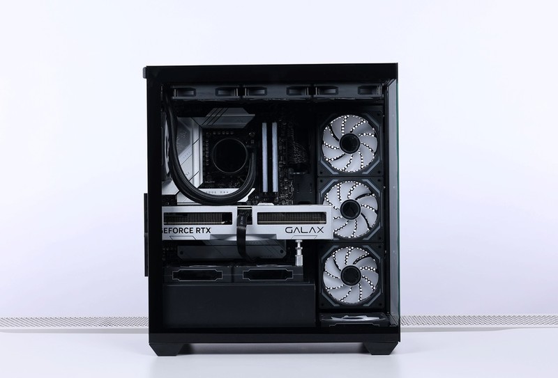 娱乐大师299万，满足99%人需求的纯黑色海景房，颜值和性能并存