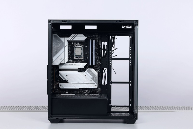 娱乐大师299万，满足99%人需求的纯黑色海景房，颜值和性能并存