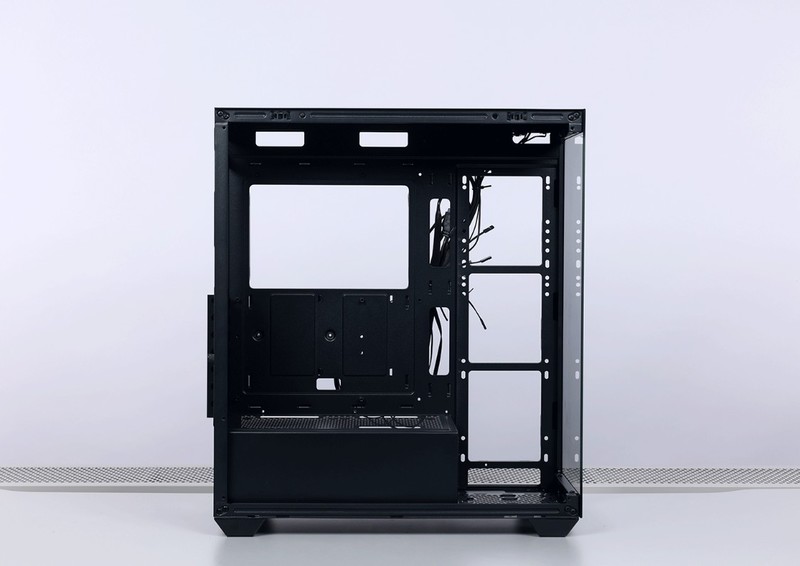 娱乐大师299万，满足99%人需求的纯黑色海景房，颜值和性能并存