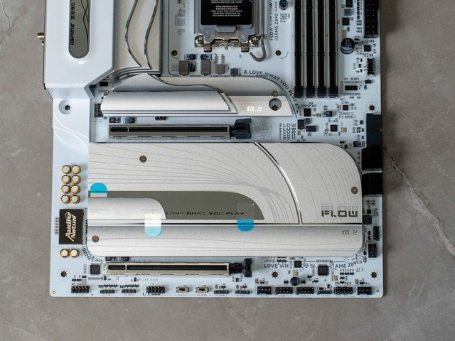 2000元新标杆，七彩虹iGame Z890 FLOW V2主板首发测评