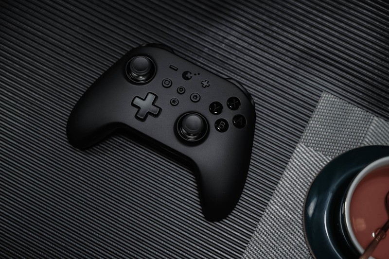 贴心小棉袄送的新年礼物，“香”就一个字——谷粒金刚2PRO手柄