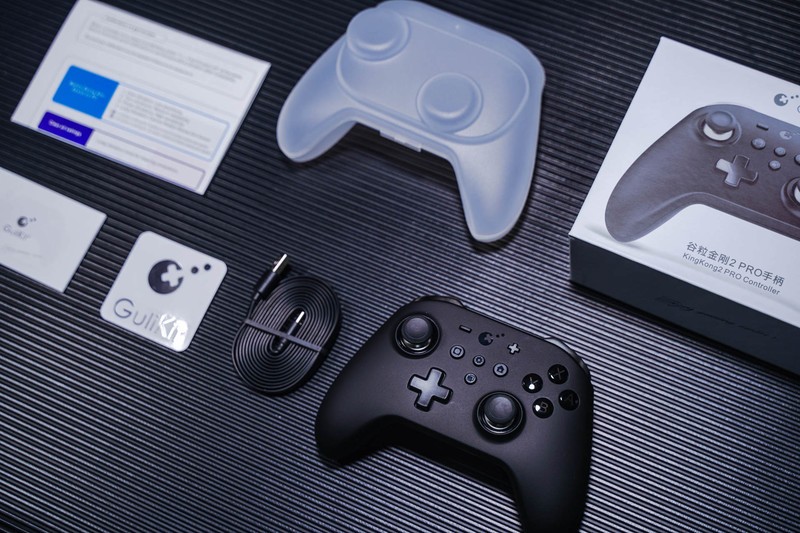 贴心小棉袄送的新年礼物，“香”就一个字——谷粒金刚2PRO手柄