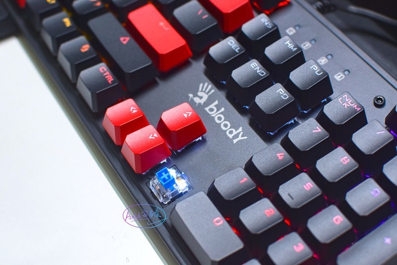 血手幽灵Bloody S510N ：随时开火吧。