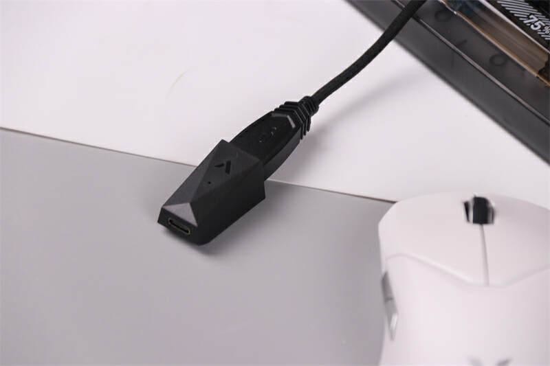 78g自重，160小时续航！手感性能兼顾，雷柏VT9双模游戏鼠标体验