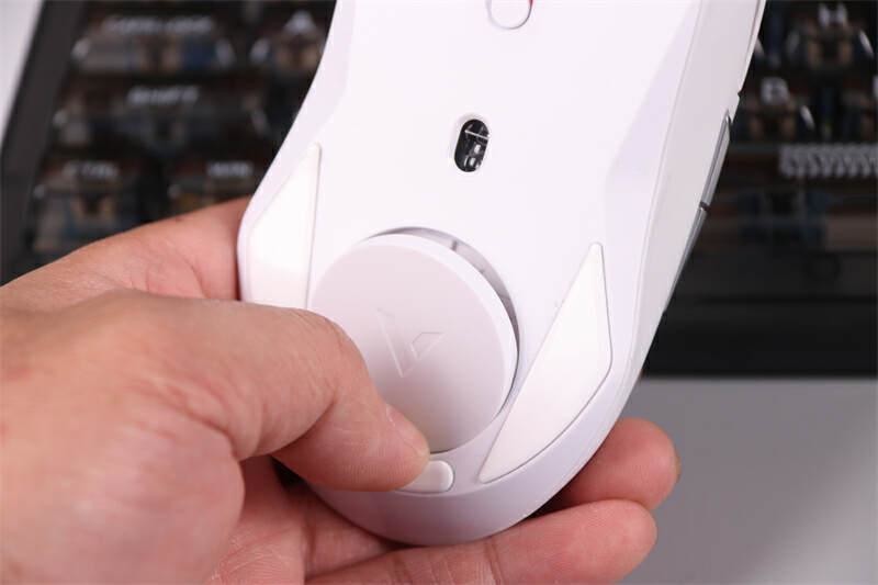 78g自重，160小时续航！手感性能兼顾，雷柏VT9双模游戏鼠标体验