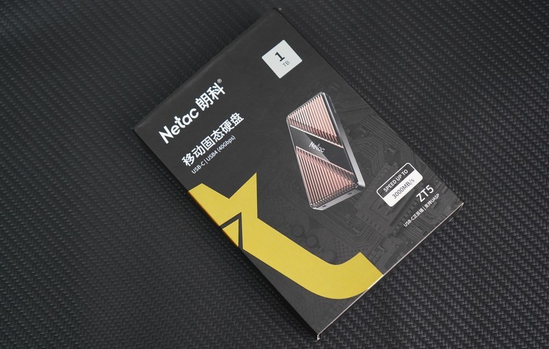 朗科ZT5 USB4移动固态硬盘评测：3000MB/s，谁能来比快？