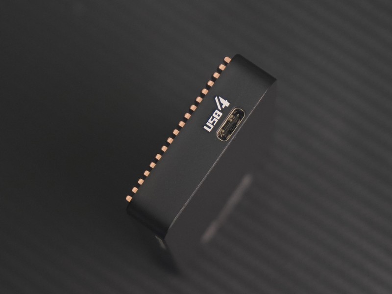 朗科ZT5 USB4移动固态硬盘评测：3000MB/s，谁能来比快？