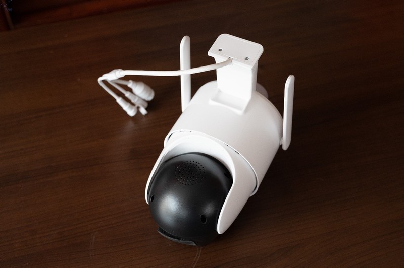 随时查看更大视野，双镜头安防更可靠