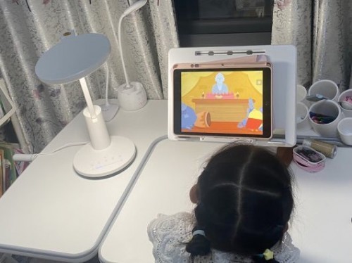 小学生用什么样的台灯护眼？甄选什么样的台灯最护眼耐用又好用